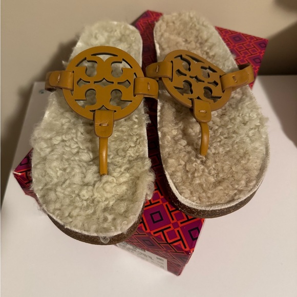 Tory Burch Miller Cloud Shearling Sandal-Sz 9 - Picture 9 of 12